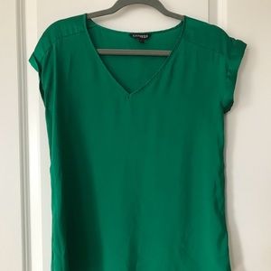 Silky V-Neck Gramercy Tee